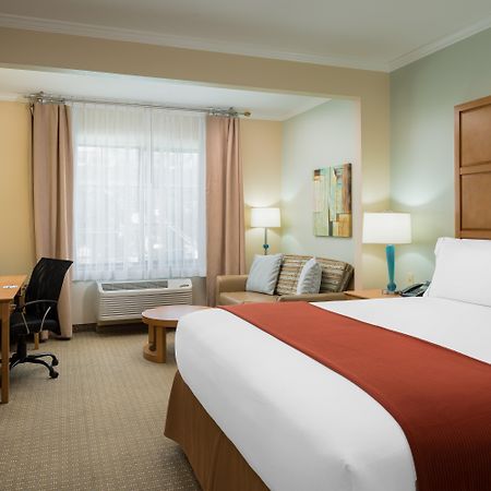 Holiday Inn Express & Suites Santa Clara - Silicon Valley, An Ihg Hotel Экстерьер фото