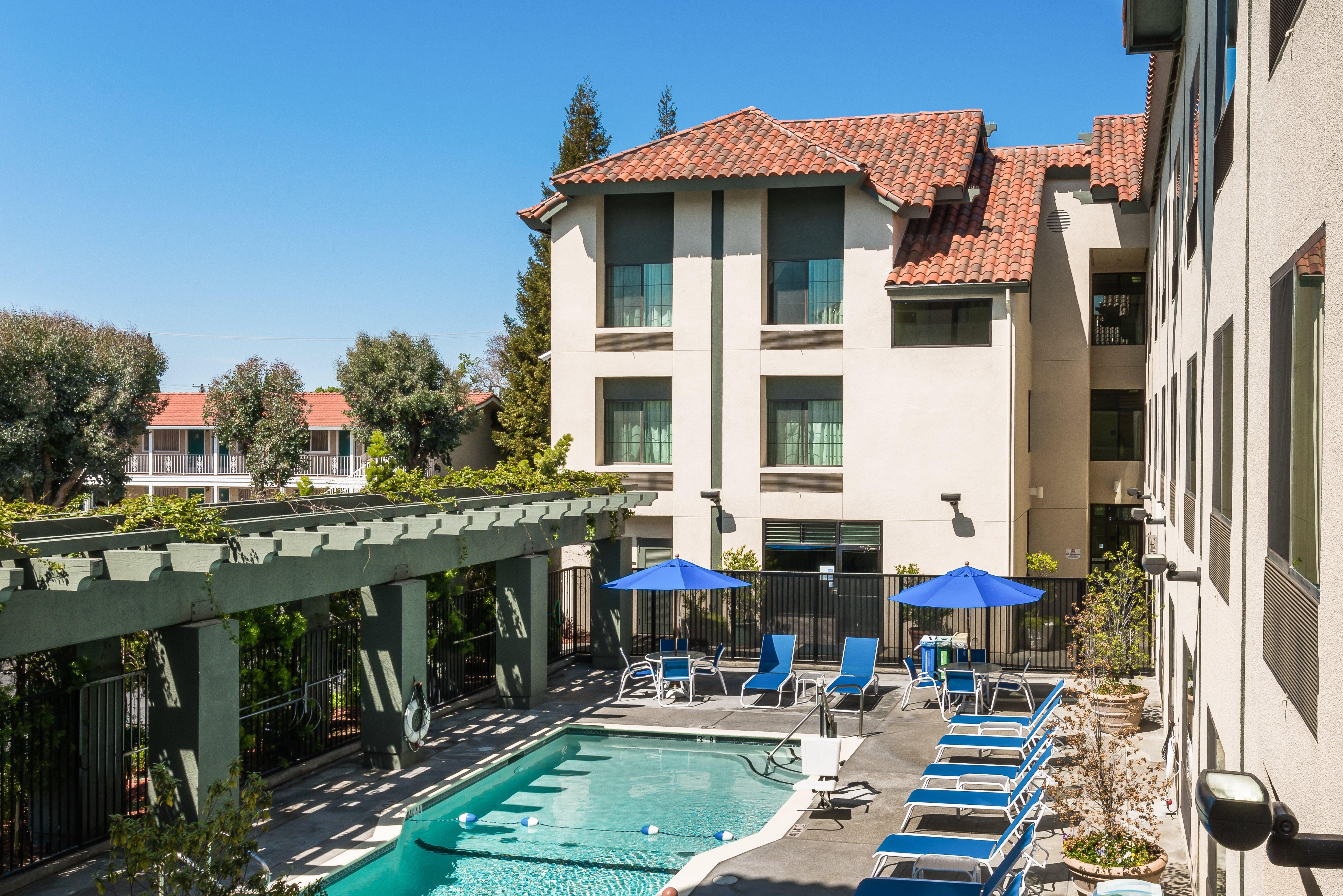 Holiday Inn Express & Suites Santa Clara - Silicon Valley, An Ihg Hotel Экстерьер фото