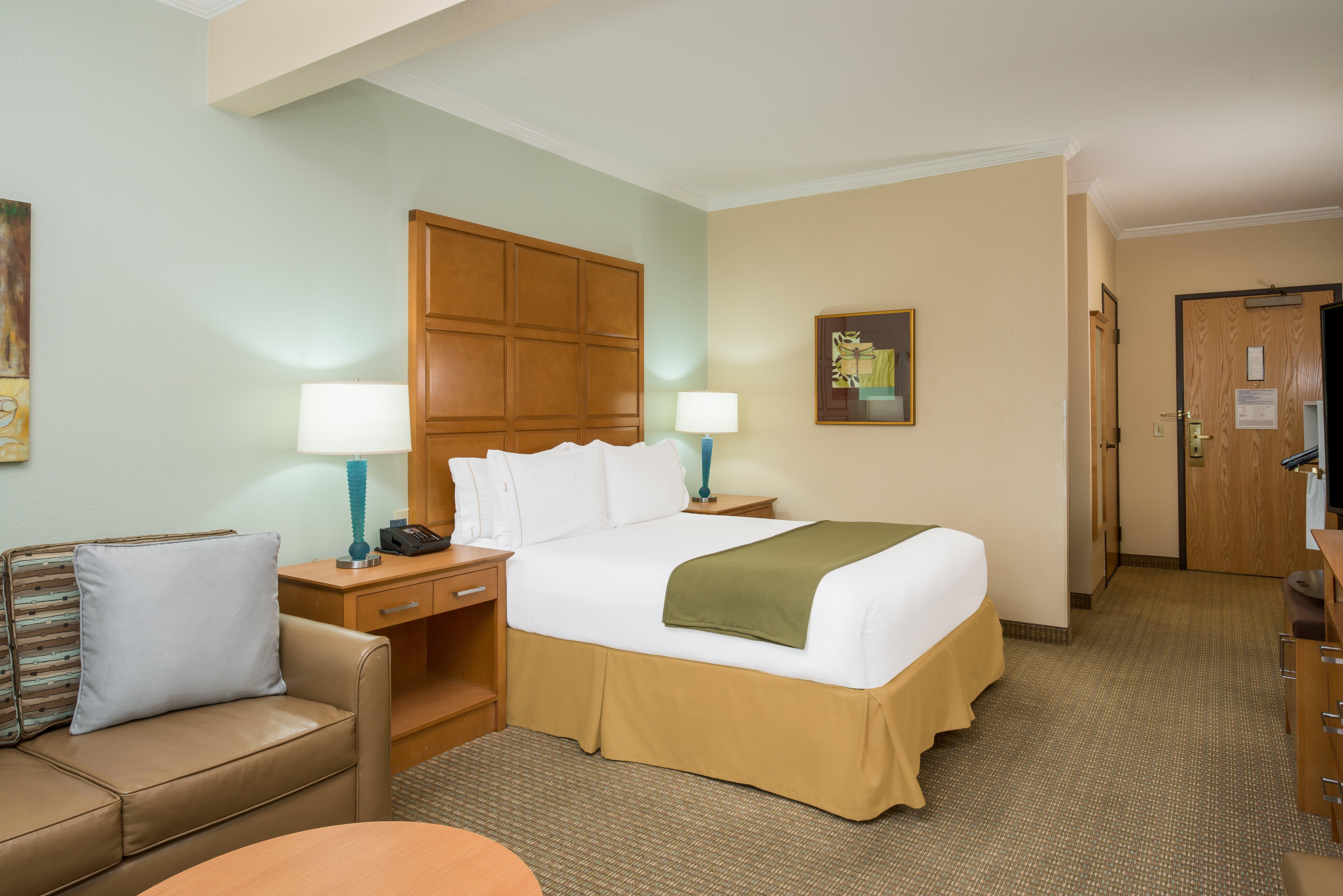 Holiday Inn Express & Suites Santa Clara - Silicon Valley, An Ihg Hotel Экстерьер фото